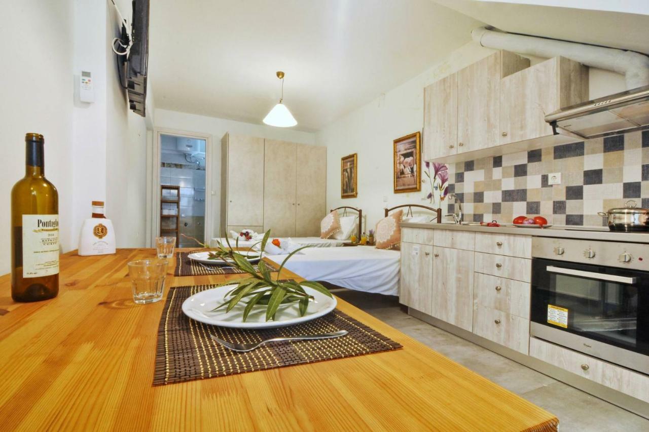 Costas Apartment